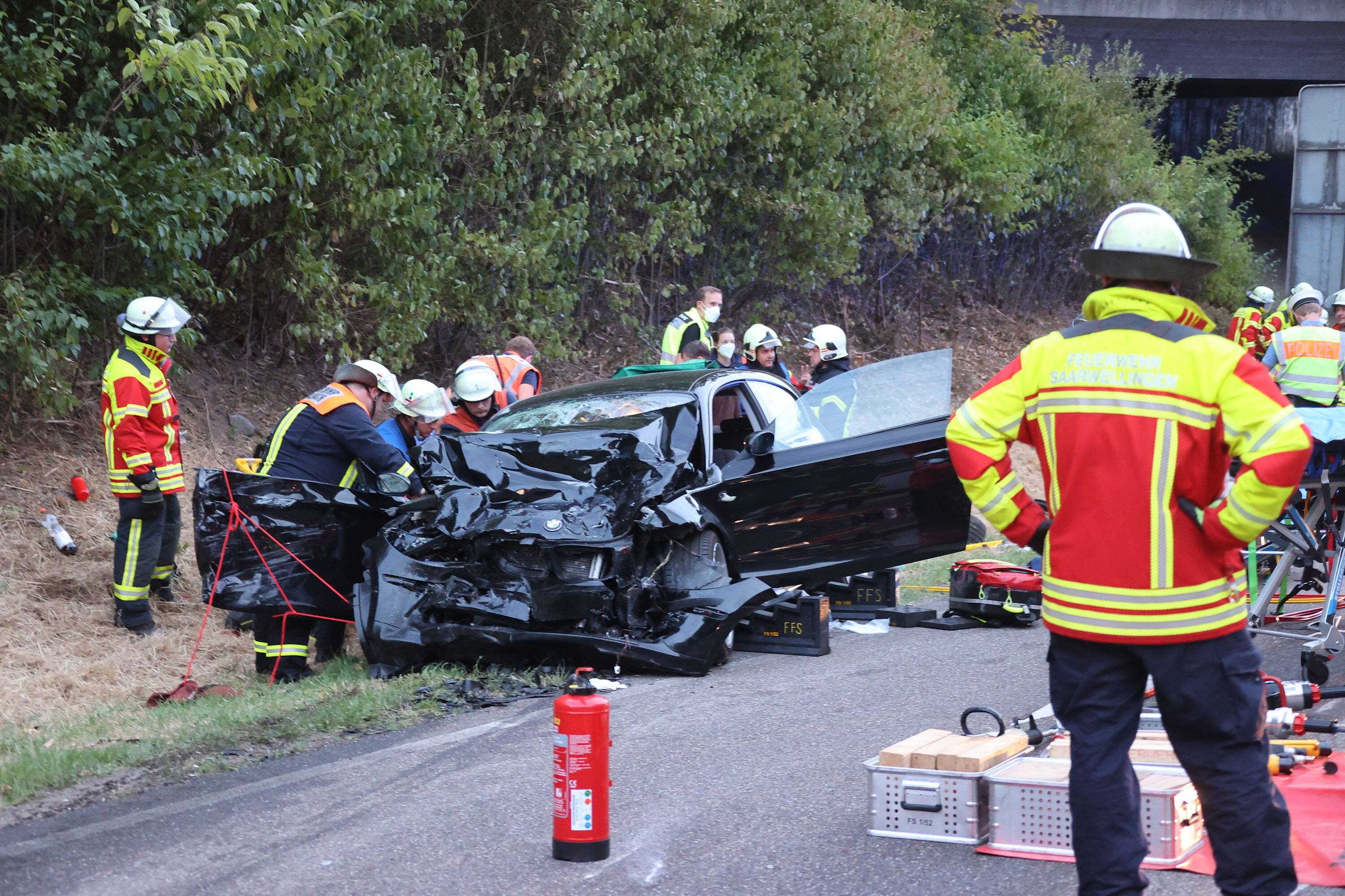 Horror-Unfall  -  Ein Kind und ein Säugling unter den Opfern - 3 Todesopfer bei schwerem Unfall!