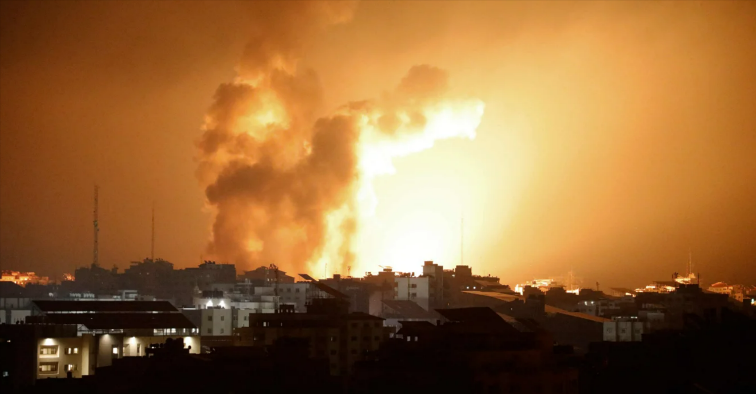 Putin erschüttert - wichtige Öl-Raffinerie in Flammen! Treibstoff wird knapp!